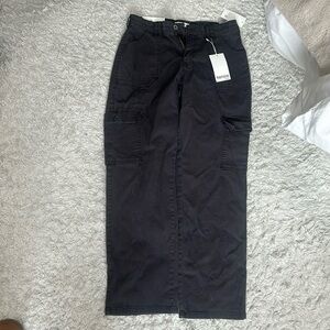 Kensie charcoal mid rise cargo pants. Never worn new with tags.